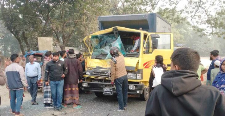 দিনাজপুরের বীরগঞ্জে ট্রাক-পিকআপ সংঘর্ষে আহত-১