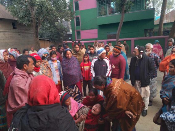 সিরাজগঞ্জের তাড়াশে একই পরিবারের-৩ জনকে কুপিয়ে হত্যা