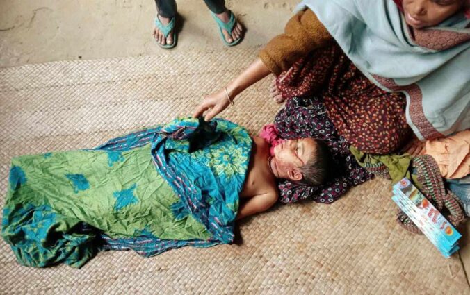 রাজবাড়ীতে গাছের গুঁড়ির নিচে চাপা পড়ে প্রাণ গেলো শিশুর