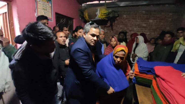 কুড়িগ্রামে শীতার্থ অসহায় মানুষের মাঝে শীত বস্ত্র বিতরণ