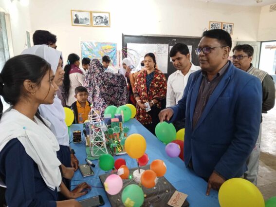 নওগাঁর সাপাহারে বিজ্ঞান ও প্রযুক্তি মেলা অনুষ্ঠিত