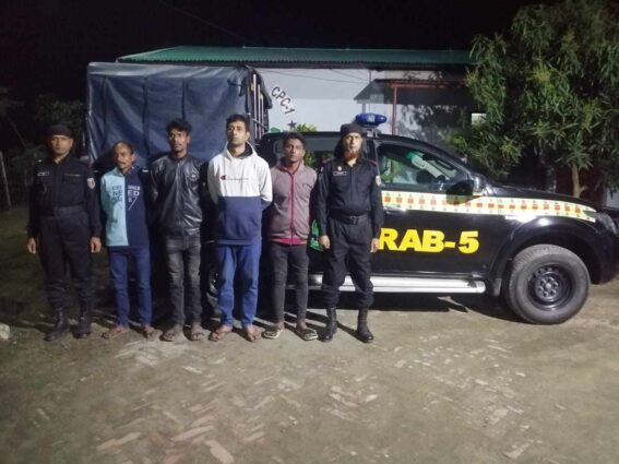 কিশোর গ্যাং লিডারসহ ৪ জন সক্রিয় সদস্য র‌্যাবের অভিযানে গ্রেফতার