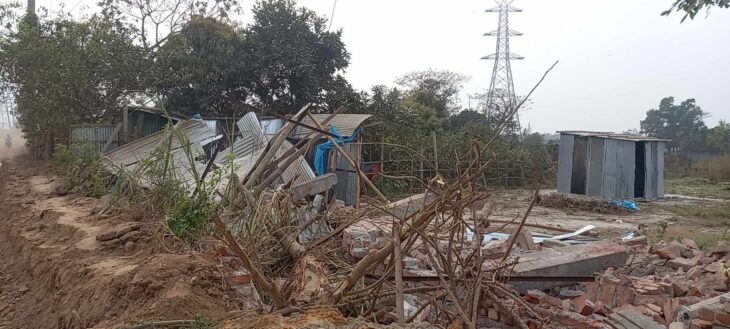 সাভারে জমি নিয়ে বিরোধ ঘরবাড়ি ও বাউন্ডারি ভাংচুর