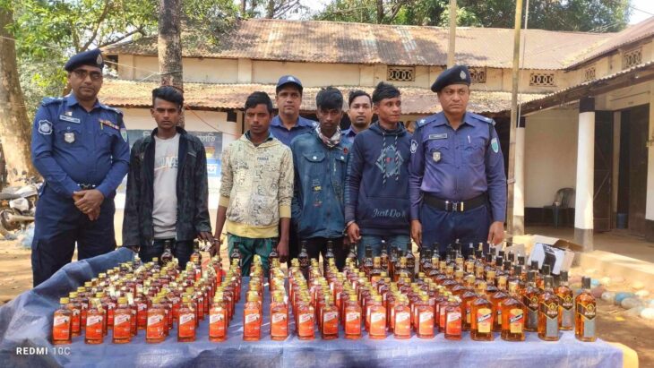 সুনামগঞ্জের তাহিরপুরে বিপুল পরিমাণ ভারতীয় মদসহ-৪ মাদক কারবারি গ্রেফতা