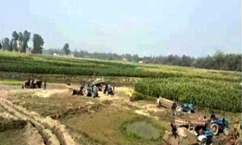 ঠাকুরগাঁওয়ে ক্ষমতার দাপটে বালু তোলার হিড়িক কুলিক নদীতে