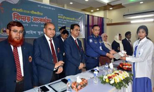 প্রতিটি শিক্ষার্থীকে নির্মোহ মানুষ হয়ে গড়ে উঠতে হবে বগুড়ায় এসপি সুদীপ