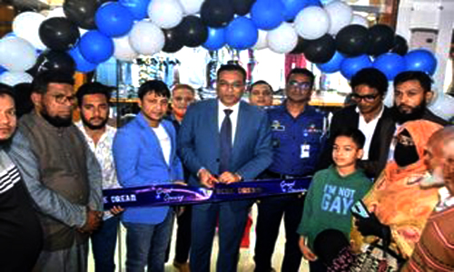 বগুড়ার পুলিশ প্লাজায় ব্লু ড্রিমের শাখা উদ্বোধন করলেন পুলিশ সুপার
