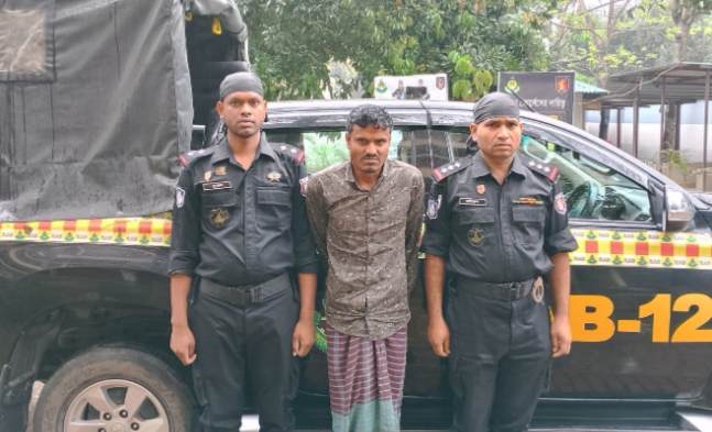 বগুড়ায় ৭ বছরের শিশু ধর্ষণ মামলার আসামিকে আটক করেছে র‍্যাব