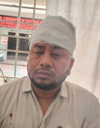 সাভারে জমি সংক্রান্ত বিরোধে ৩ যুবককে কুপিয়ে জখম