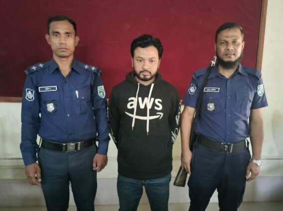 ঠাকুরগাঁওয়ে স্বাস্থ্য সহকারী পরীক্ষায় এক যুবক আটক