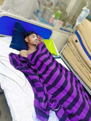 ঘুমন্ত কিশোরকে ছুরিকাঘাতে হত্যার চেষ্টা