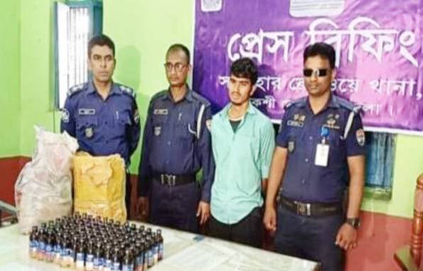 বগুড়ায় ৮৪ বোতল ফেন্সিডিলসহ মাদক ব্যবসায়ী গ্রেফতার