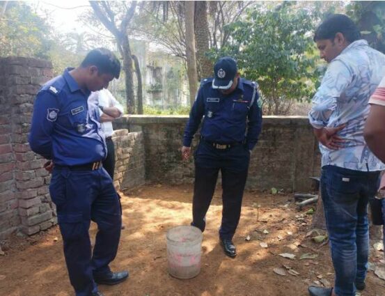 বগুড়ায় মাটি খুঁড়তে বেরিয়ে এলো তিনটি অবিস্ফোরিত গ্রেনেড