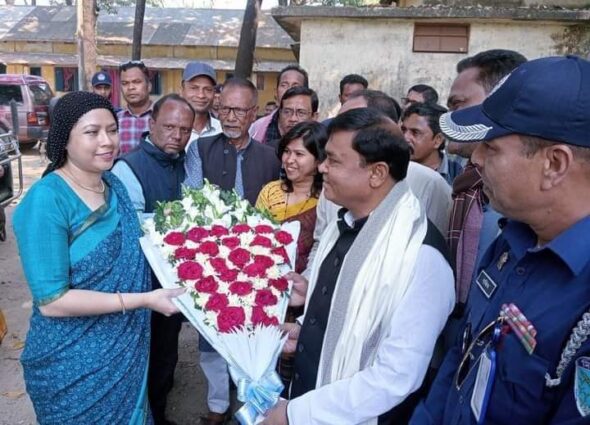 হাওরাঞ্চলের প্রাথমিক শিক্ষার বাস্তব চিত্র দেখতে তাহিরপুরে প্রতিমন্ত্রী-রুমানা আলী