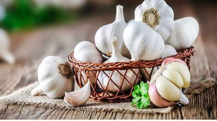 সকালে কাঁচা রসুন খাবেন যে কারণে