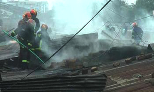 বগুড়ায় শাপলা সুপার মার্কেটে আগুনে ভস্মীভূত ১৫ দোকান