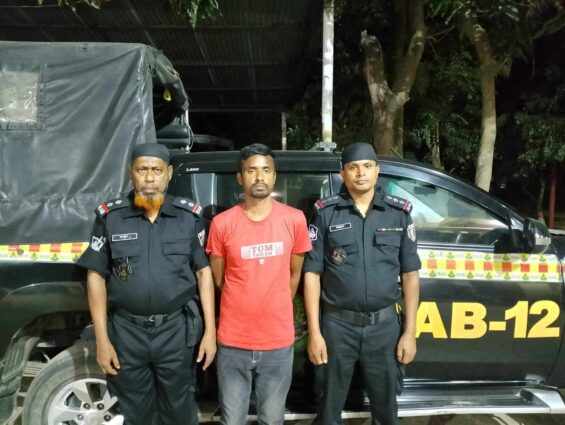 র‍্যাব-১২,বগুড়ার যৌথ অভিযানে যাবজ্জীবন সাজাপ্রাপ্ত আসামী গাজীপুর থেকে গ্রেফতার