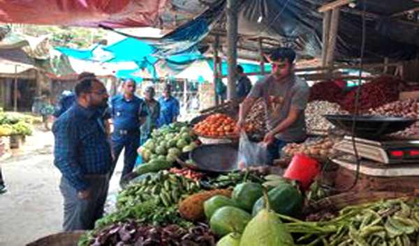 নিত্য প্রয়োজনীয় পণ্যের দাম নিয়ন্ত্রণে বাজার মনিটরিং