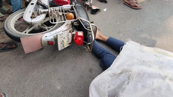 ঠাকুরগাঁও এ ট্রাকের চাকায় পিষ্ট হয়ে এক অজ্ঞাত মোটরসাইকেল চালক নিহত