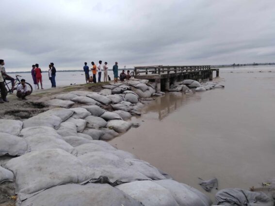 রাজারহাটে তিস্তার প্রবল ভাঙ্গন শুরু,বুড়িরহাট স্পার বাধ ঝুঁকিপূর্ণ 