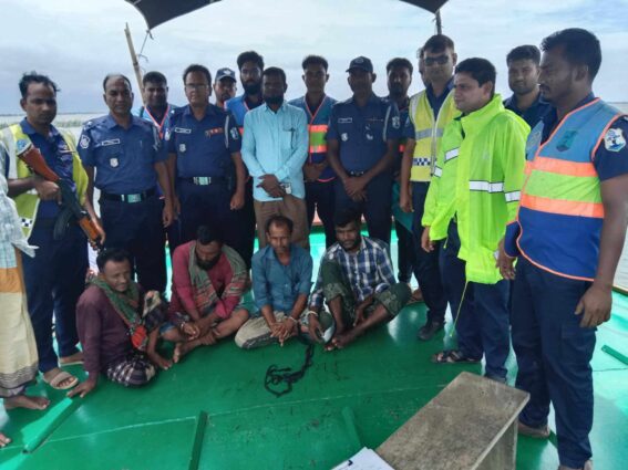 তাহিরপুর নৌপথে চাঁদাবাজি,ইউনিয়ন যুবলীগ সভাপতিসহ আটক ৫