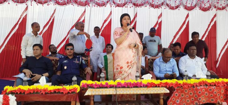 তেঁতুলিয়ায় শতবর্ষী প্রাথমিক বিদ্যালয় পরিদর্শনে প্রতিমন্ত্রী রুমানা আলী