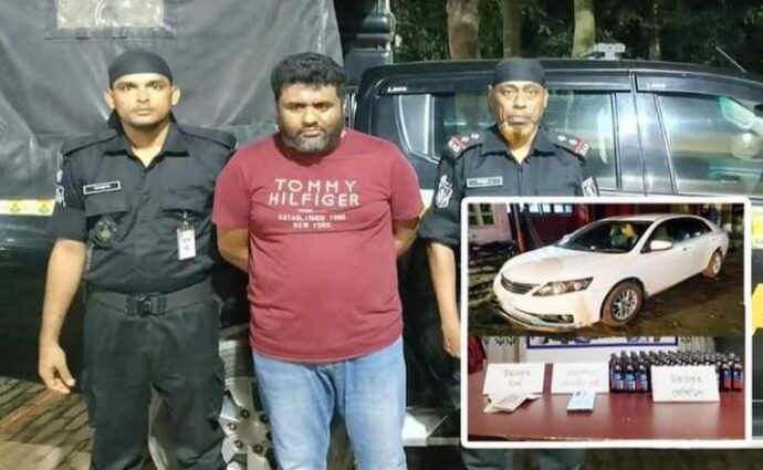 বগুড়ায় ৬৪ বোতল ফেন্সিডিলসহ এক মাদক ব্যবসায়ী গ্রেফতার