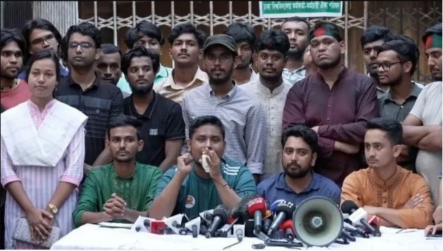 পুলিশ নিরাপত্তার স্বার্থে’ কতক্ষণ আটকে রাখতে পারে ?