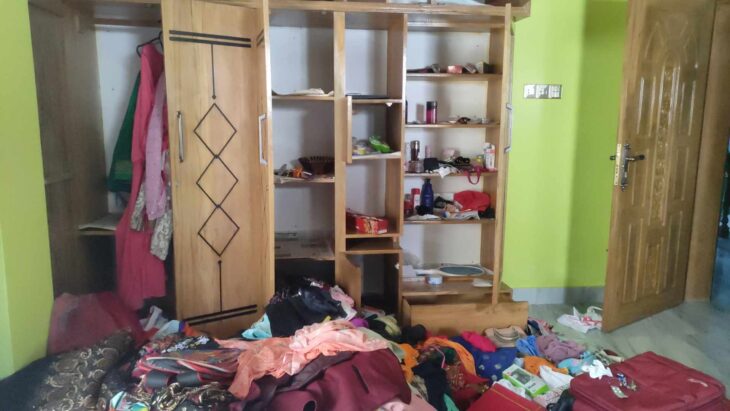 অস্ত্র ঠেকিয়ে স্বর্ণালংকার লুট ডাকাতরা বাড়ির মালিকের প্রাইভেটকারে পালালো