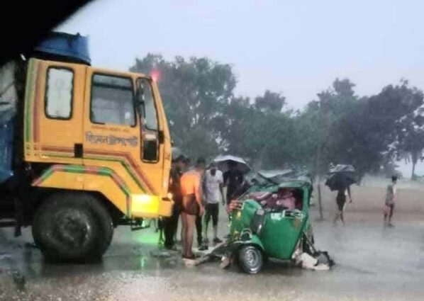 বগুড়ায় ট্রাক ও সিএনজির মুখোমুখি সংঘর্ষে চালকসহ নিহত-৪