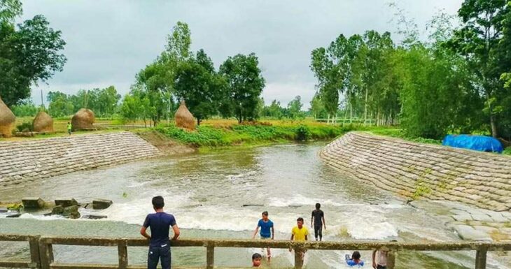 পঞ্চগড়ের বোদার পাথরাজ বাঁধ যেন এক মিনি কক্সবাজার