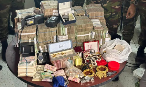 সাবেক সচিবের শাহ কামালের বাসায় অভিযান, বিপুল অর্থ জব্দ