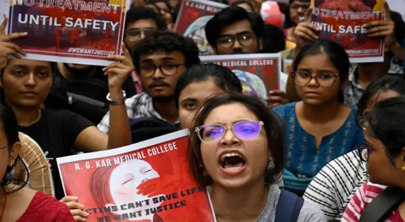 ভারত জুড়ে প্রতিবাদ কলকাতার হাসপাতালে তরুণী ডাক্তারকে খুন ও ধর্ষণের ঘটনায়