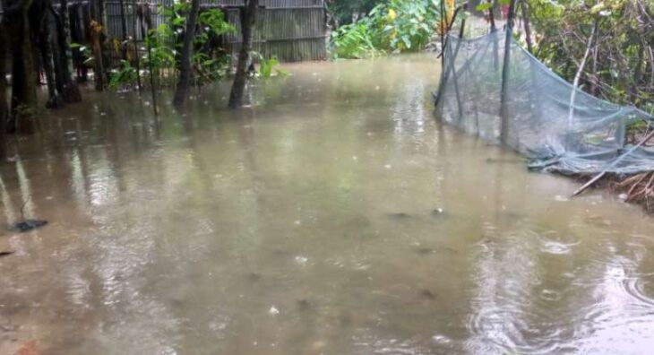 কক্সবাজারের ঈদগাঁওতে টানা বর্ষণে দূর্ভোগ চরমে বিপাকে খেটে খাওয়া মানুষেরা