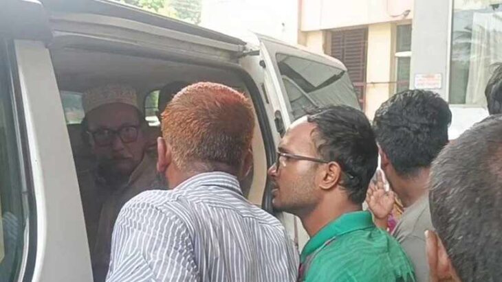 পঞ্চগড়ে শিক্ষার্থীদের তোপের মুখে সাবেক এমপি,২৪ ঘণ্টা আল্টিমেটাম