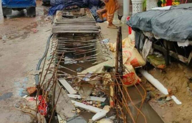 দীর্ঘ ৬ মাসেও শেষ হলনা ঈদগাঁও বাজারের ড্রেন নির্মাণ কার্যক্রম,বাড়ছে জনদুর্ভোগ