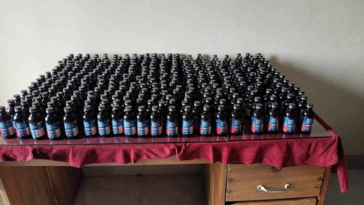 রাজশাহীর ডিবি পুলিশ কর্তৃক ৪০০ বোতল ফেন্সিডিল উদ্ধার 