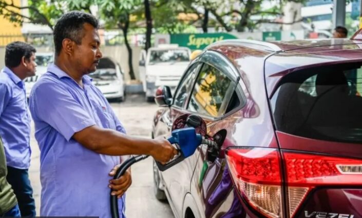 দেশে জ্বালানি তেলের দাম কমলো,কার্যকর শুরু