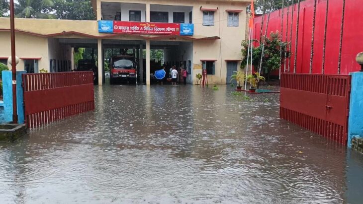 ভারী বৃষ্টি ও উজানের ঢলে কুড়িগ্রামে আবারও বাড়ছে নদ-নদীর পানি