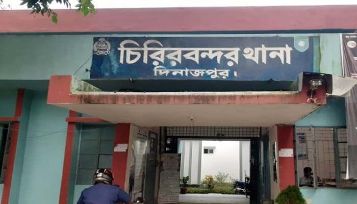 গোলায় ফাঁস দিয়ে গৃহবধূর আত্মহত্যা