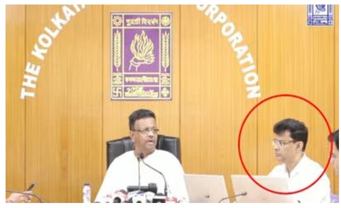 কোলকাতায় ফিরহাদের OSD-র বিরুদ্ধে অভিষেকের নামে তোলাবাজির থানায় অভিযোগ করল তৃণমূল