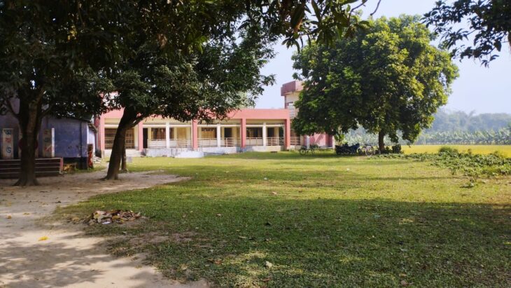 দিনাজপুরের বিরামপুর চক হরিদাসপুর সঃপ্রাথমিক বিদ্যালয় দানকৃত জমি বেদখল