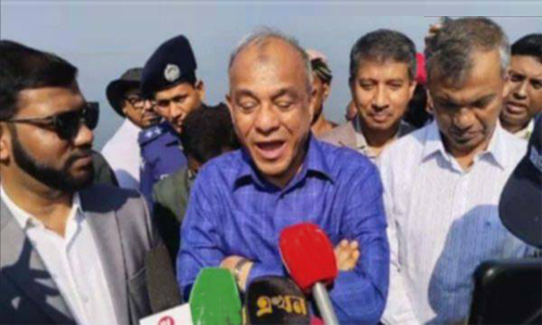 টাঙ্গুয়ার হাওর পরিদর্শন উপদেষ্টা জাহাঙ্গীর আলম ও জলবায়ূ উপদেষ্টা সৈয়দা রিজওনা