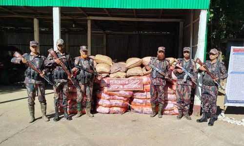 সুনামগঞ্জ লাউড়েরগড় সীমান্তে সাড়ে ১৪ লাখ টাকার ভারতীয় চিনি ও আনার আটক