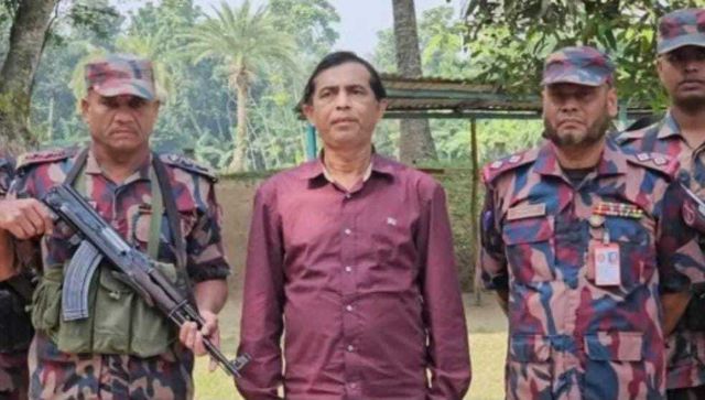 ভারতে পালানোর সময় আমীলীগের সাবেক মেয়র গ্রেফতার