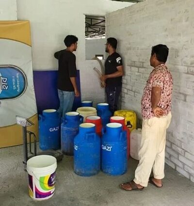 পঞ্চগড়ে দুধ সংগ্রহ-বিপননে ডেইরি হার্ব প্রতিষ্ঠিত হলেও মুখ ফিরিয়ে নিচ্ছে খামারিরা