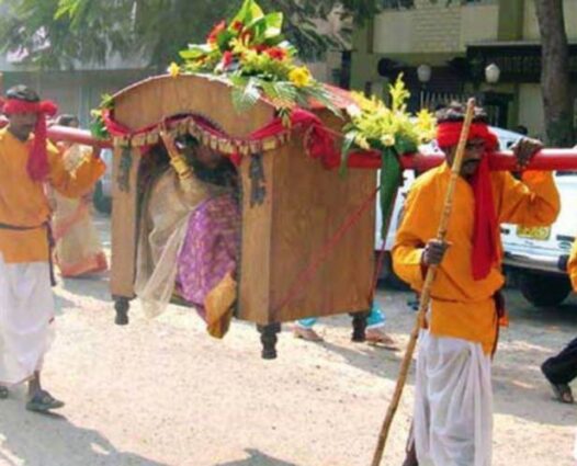 গ্রামবাংলার ঐতিহ্যের ধারক পালকির কদর নেই