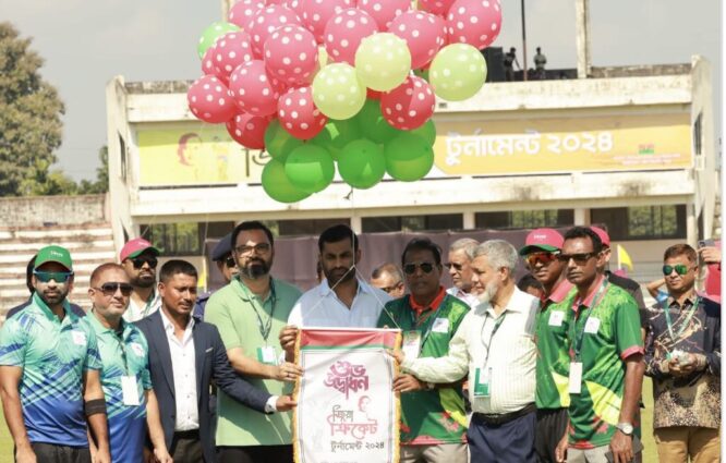 বগুড়ায় জিয়া ক্রিকেট টুর্নামেন্টের উদ্বোধন করলেন আশরাফুল-তামিম-আমিনুল