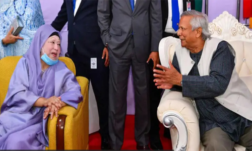 বিএনপির মনোভাব কি বদলাচ্ছে অন্তর্বর্তী সরকারের প্রতি