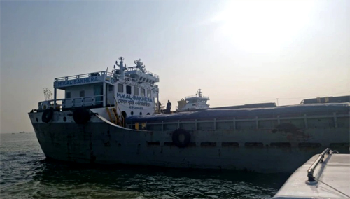 চাঁদপুরে সাত খুনের চাঞ্চল্যকর ঘটনায় গ্রেফতার জাহাজের কর্মচারী